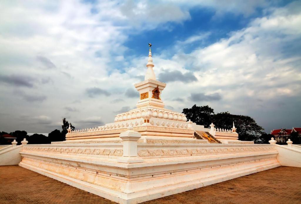 Sky City Hotel Vientiane Eksteriør billede